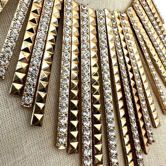 Gold tone and rhinestone fan statement necklace - Picture 4 of 8